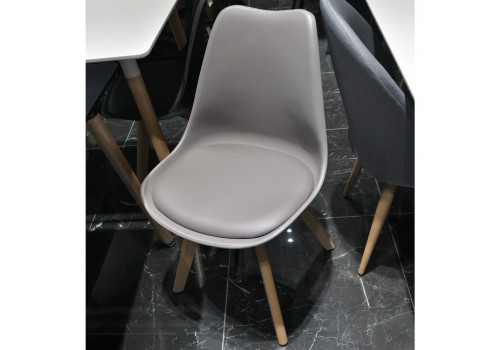 Комплект из 4-х стульев Eames Bon латте