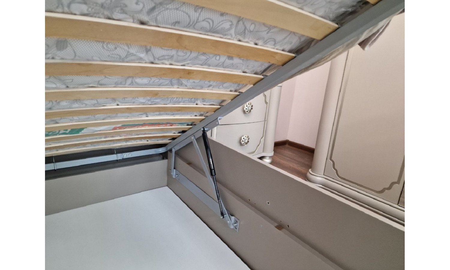 Ящик с подъемным механизмом Лали серый 160х200