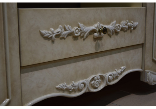 Гостиная Марселла крем корень глянец