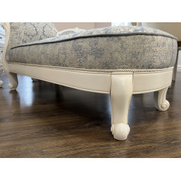 Оттоманка Мишель белый матовый с одним подлокотником