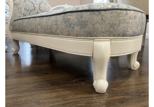 Оттоманка Мишель белый матовый с одним подлокотником