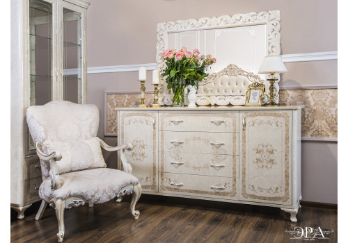 Комод Патрисия крем корень глянец