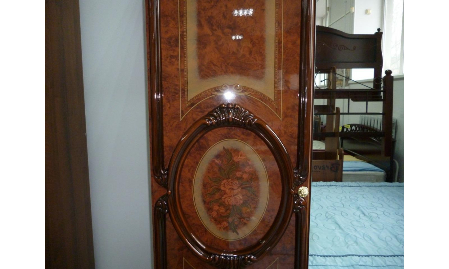Шкаф 4-х дверный с зеркалами РОЗА Орех