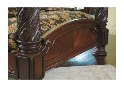 Кровать North Shore B553-150 двуспальная c балдахином