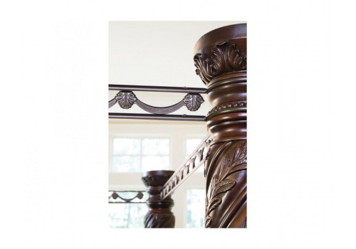 Кровать North Shore B553-150 двуспальная c балдахином