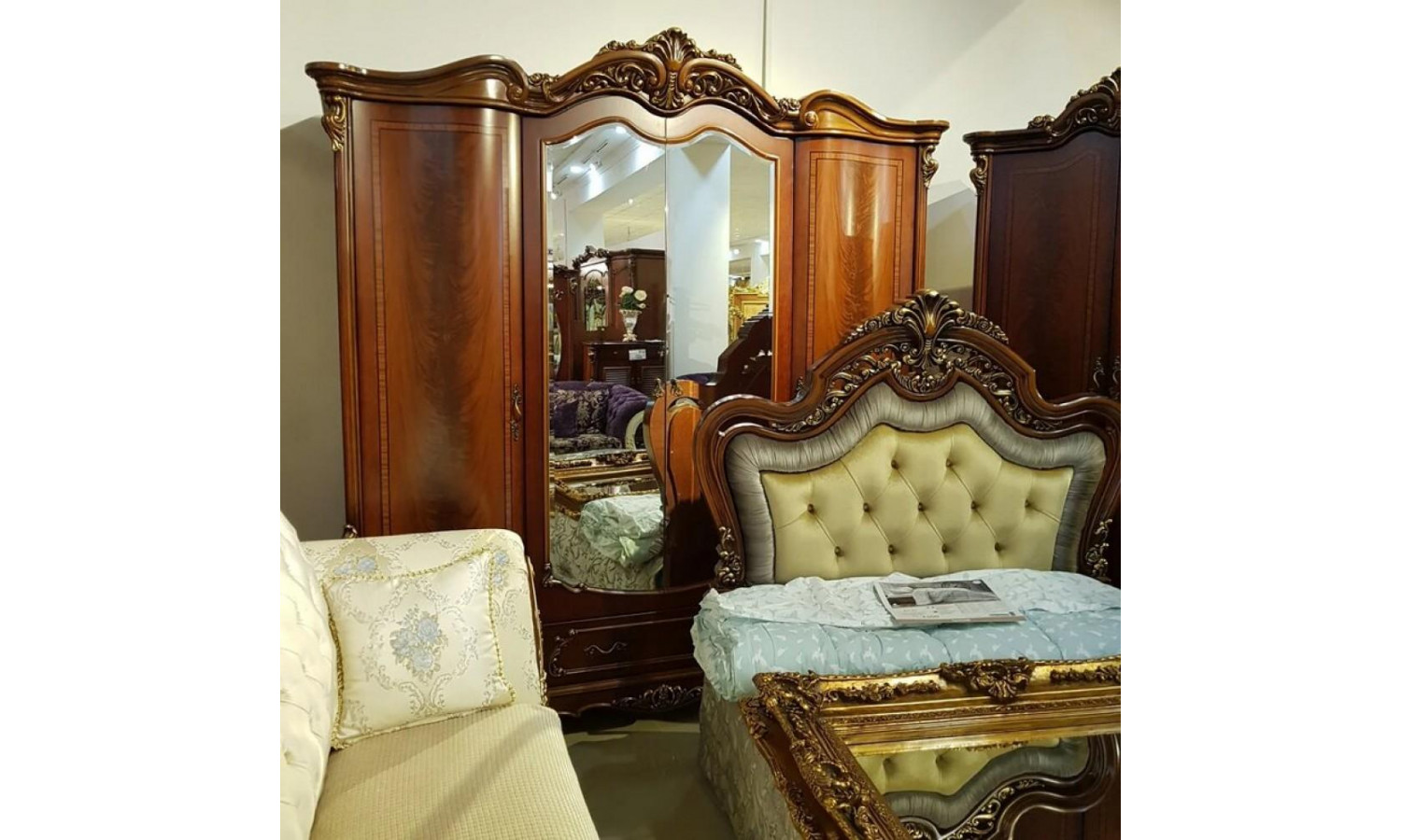 Спальня РОМЕО ROMEO 3288, с 4-дверным шкафом, орех с золотом