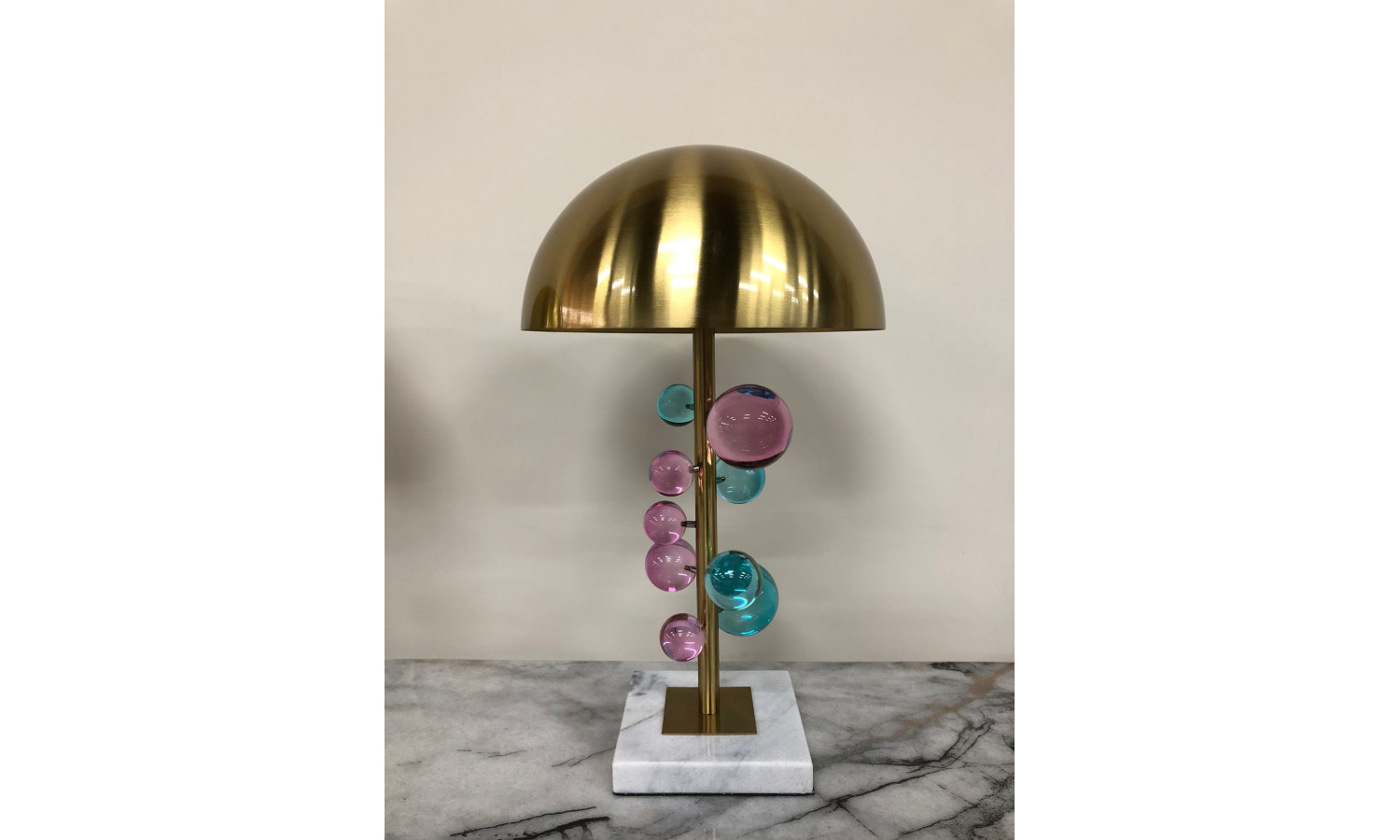 Лампа настольная MOLECULE с разноцветными шарами, 30х51 см, золото